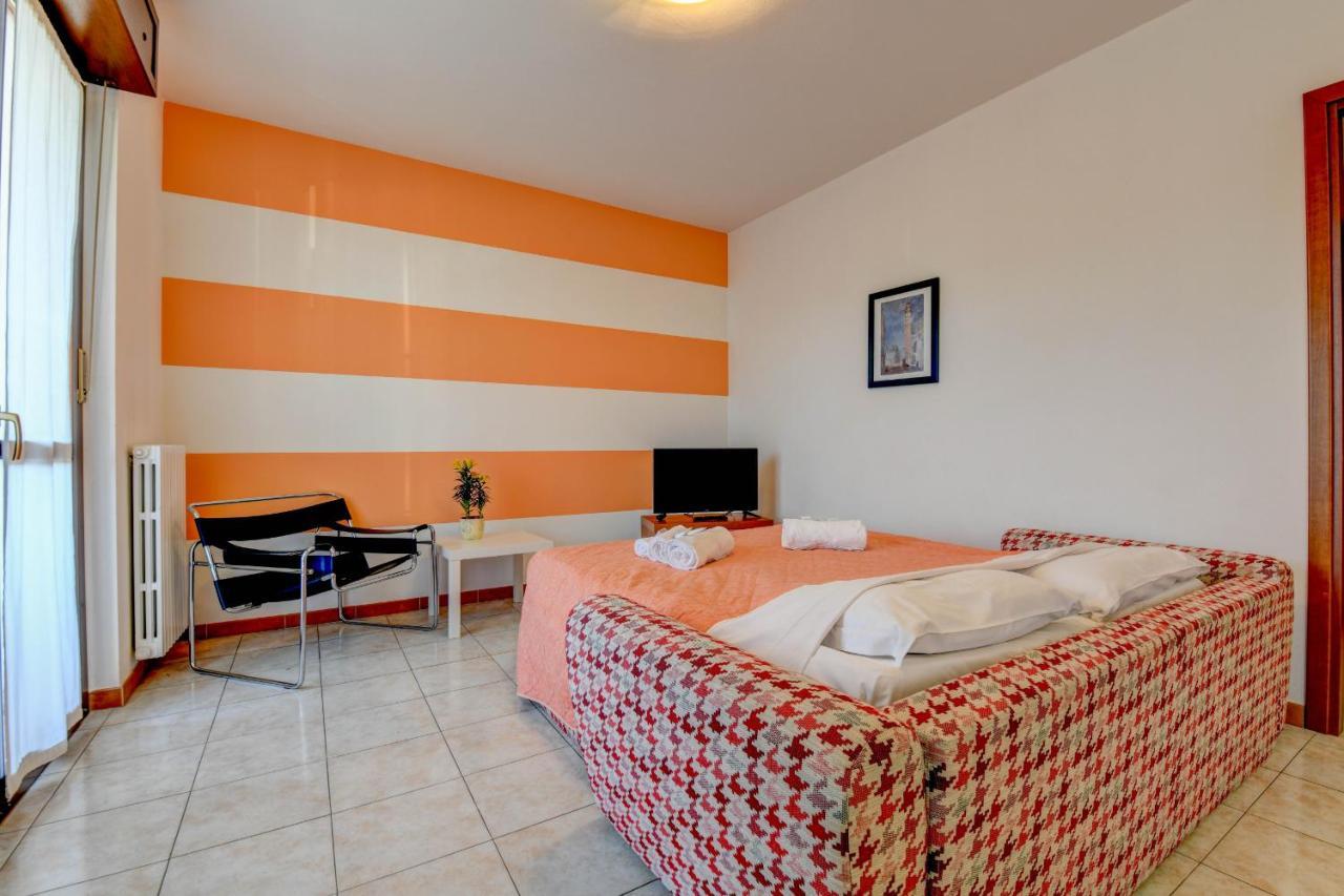 Residence Meridiana ペスキエーラ・デル・ガルダ エクステリア 写真