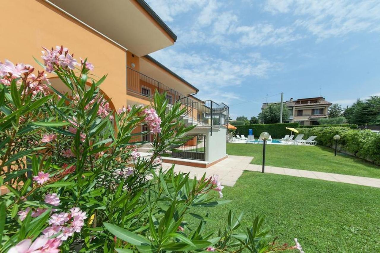 Residence Meridiana ペスキエーラ・デル・ガルダ エクステリア 写真